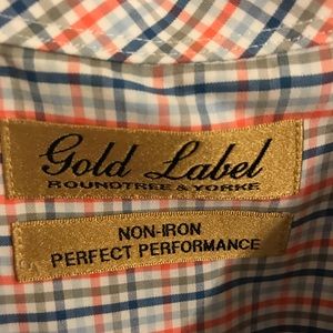 Gold Label no wrinkle men’s long sleeve shirt.